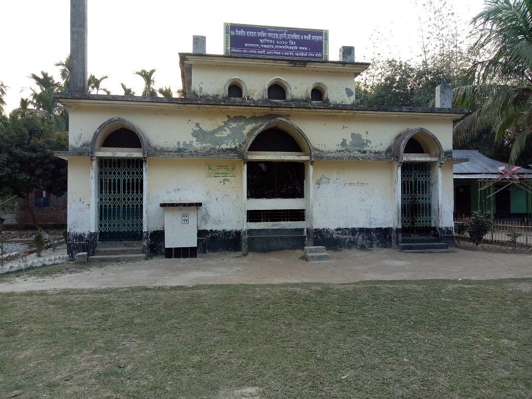 Financial pressure, restructuring and staff / course cuts